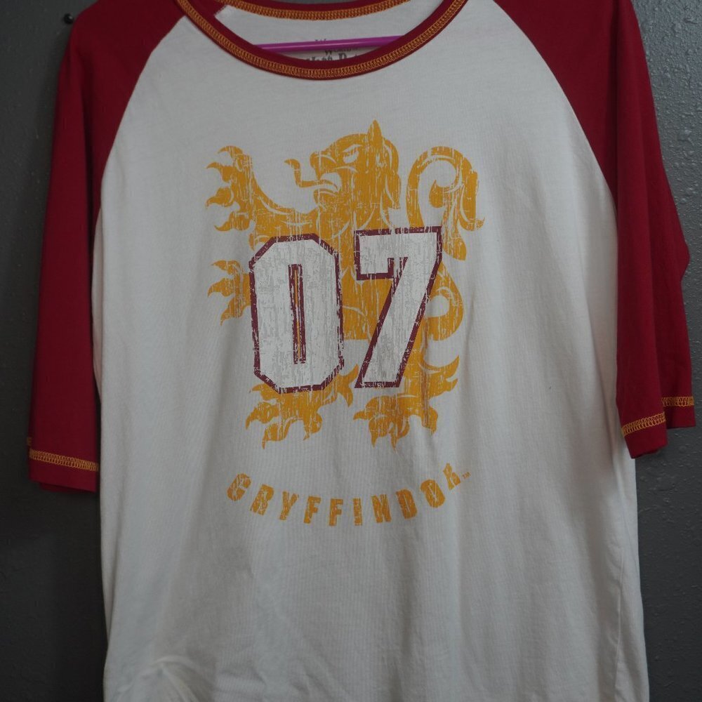 The Wizarding World of Harry Potter Womens Gryffindor Jersey Shirt Size Medium - Picture 1 of 4